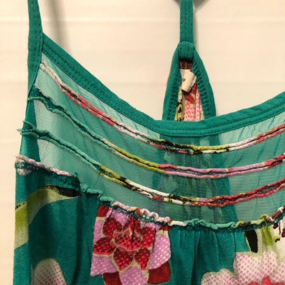 Thin strapped razor back tank - Picture 2 of 5